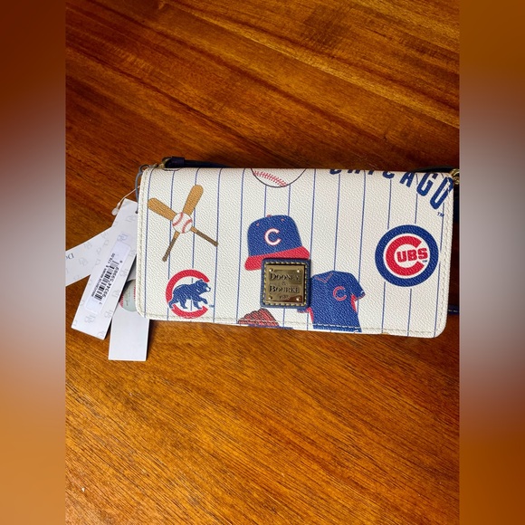 Chicago Cubs Dooney & Bourke MLB Crossbody Wallet White & Blue NWT - Picture 4 of 12